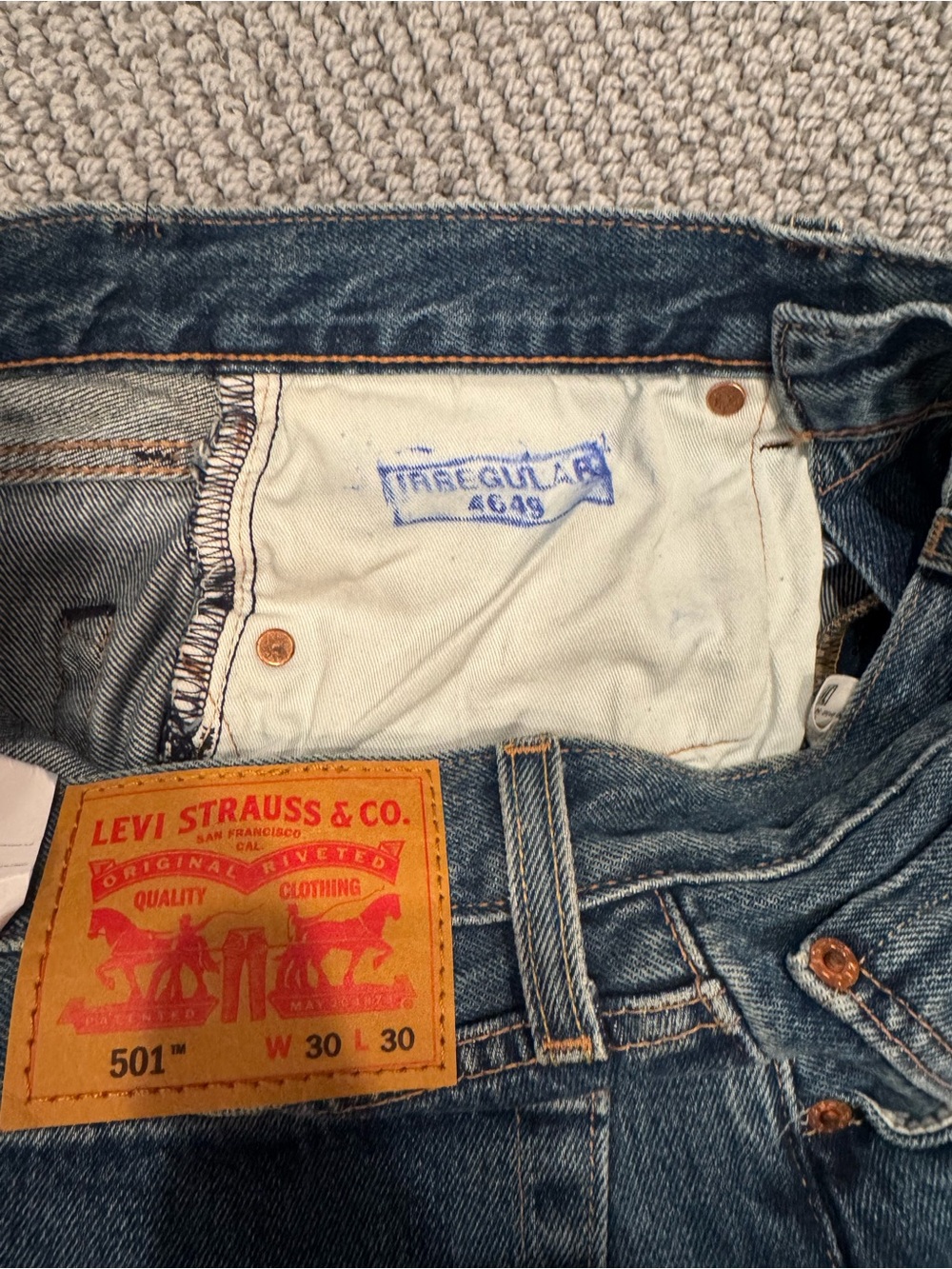 👖LEVI’S MEN’S DARK WASH SLIM STRAIGHT JEANS👖 - Picture 9 of 9